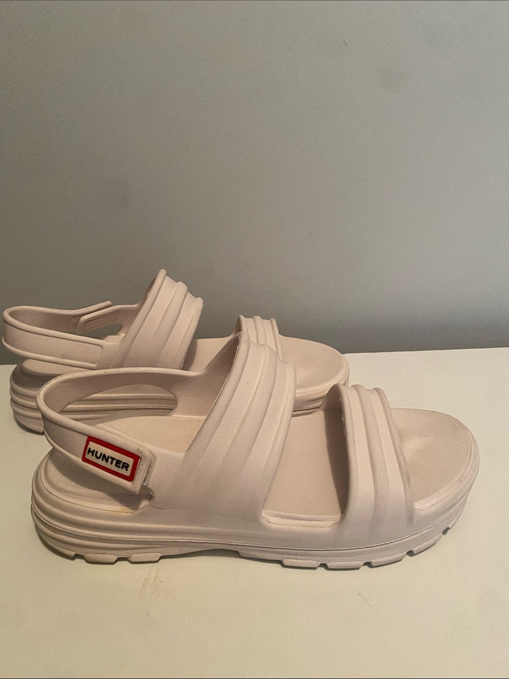 Hunter Women’s Bloom white chunky sandals with adjustable strap